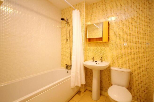 3 bed Terraced for sale Image 10