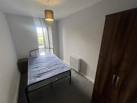 2 bed Apartment to rent Image 11