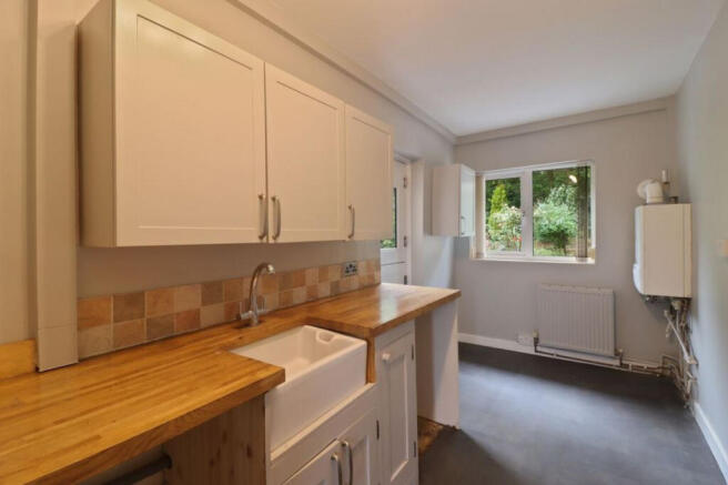 4 bed Detached for sale Image 9