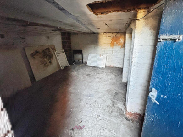2 bed Terraced to rent Image 11