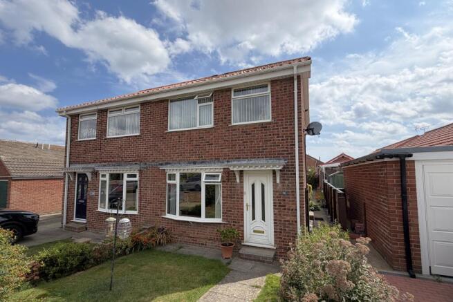 3 bed Semi-Detached for sale in whitby