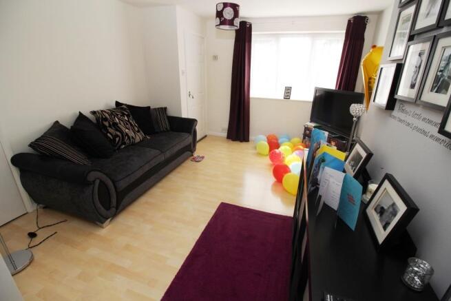 23 Albury Gardens - 
