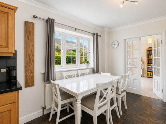 4 bed Detached for sale Image 5