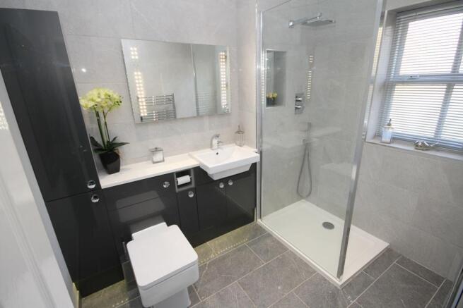 En-suite Shower