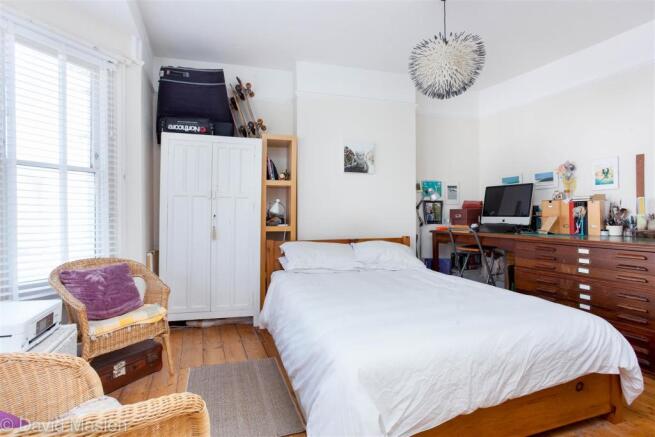bedroom 1 (2).jpg