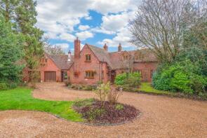 The Dell, Coffee Pot Lane, Warwick CV35 7HJ