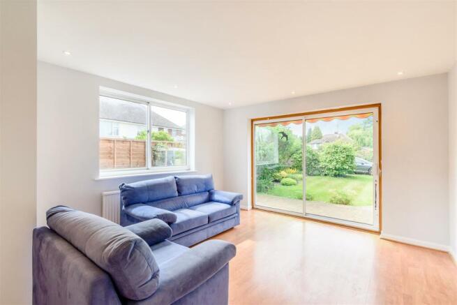 8509033-interior10.jpg