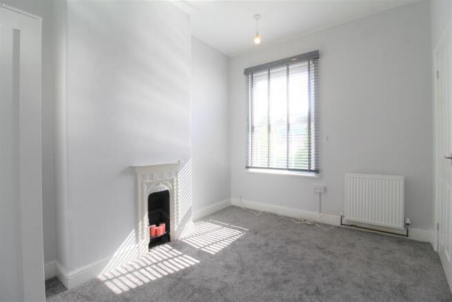 10 Bedroom 2 (2).JPG