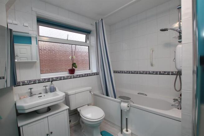 Bathroom.JPG