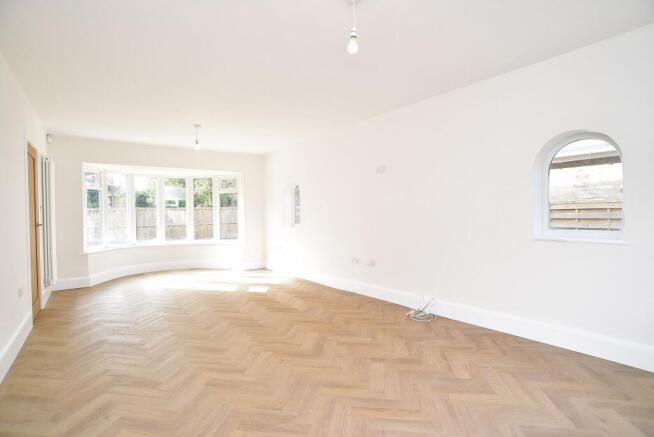 4 bed Detached for sale Image 4