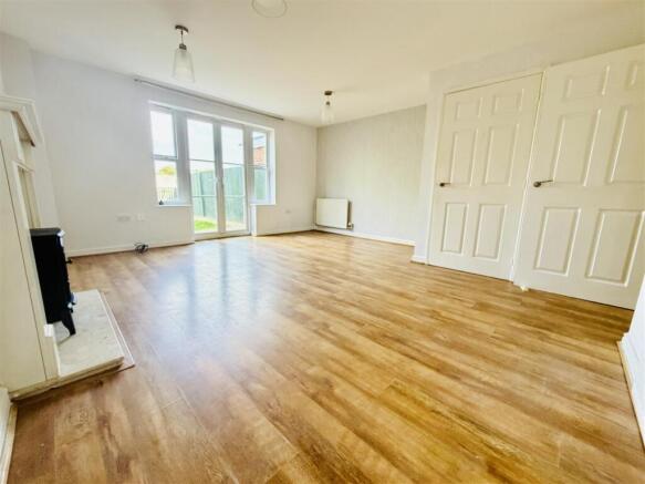 3 bed Terraced for sale Image 5