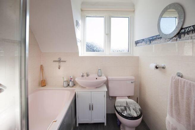 En-Suite Bathroom