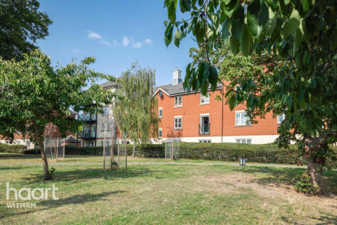 Halcyon Close, Witham