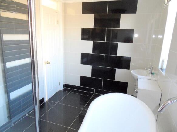 BATH/SHOWER ROOM