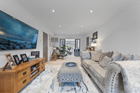 Denton Gardens, Ackworth, Pontefract, WF7 7PA