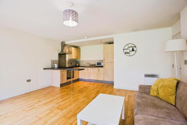 2 bed Apartment for sale Image 8