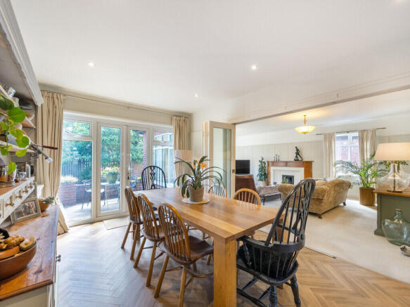 4 bed Detached for sale Image 12
