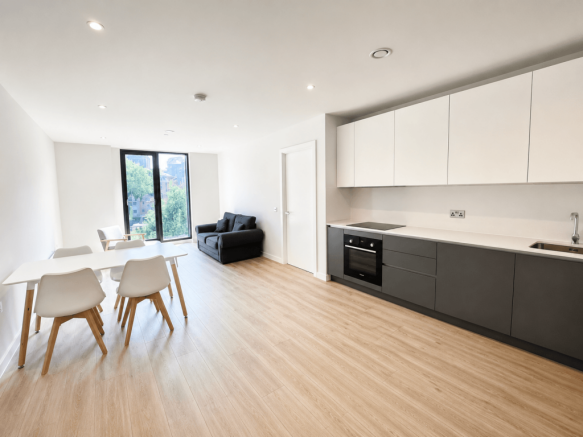 2 bed flat to rent Lakeview Road, London SE27