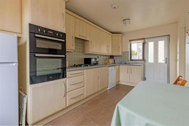 3 bed Detached Bungalow for sale Image 11