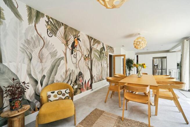 5 bed Detached for sale Image 10