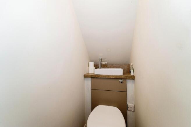 Downstiars Wc