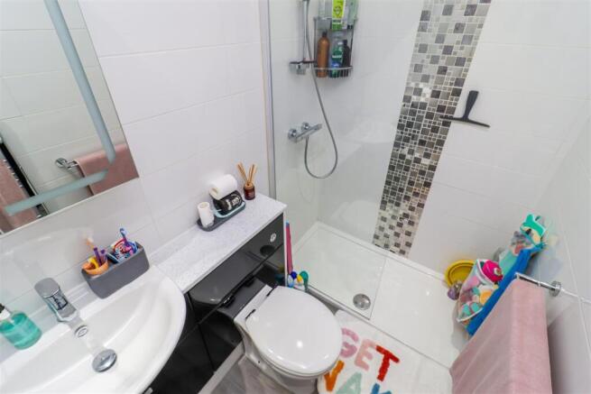 SHOWER ROOM/W.C.