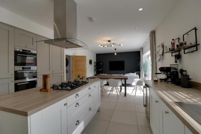 Kitchen Diner h