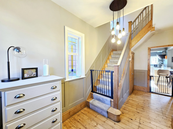 3 bed Semi-Detached for sale Image 9