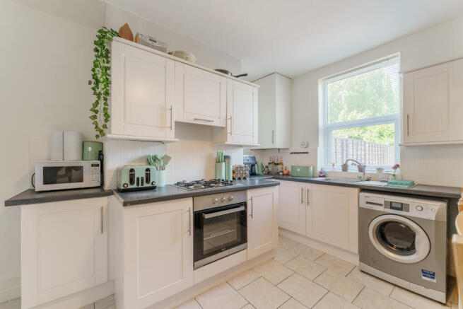 2 bed Terraced for sale Image 5