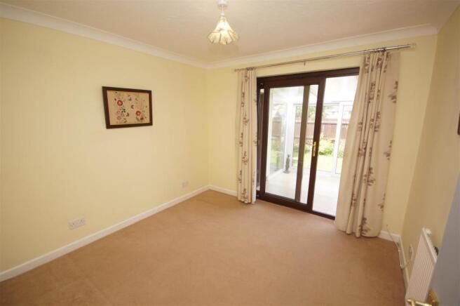 Bedroom 2.JPG