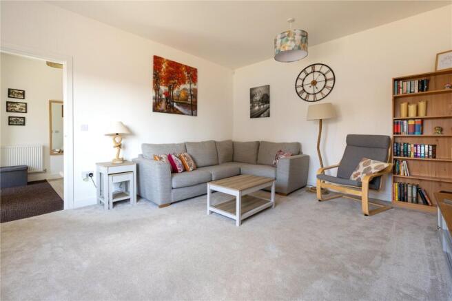 5 bed Detached for sale Image 8