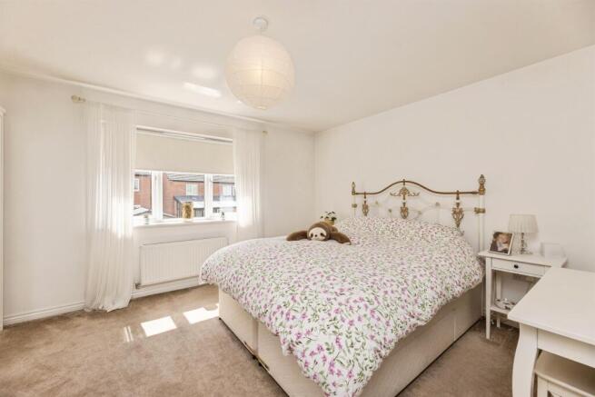 3 bed Semi-Detached for sale Image 7