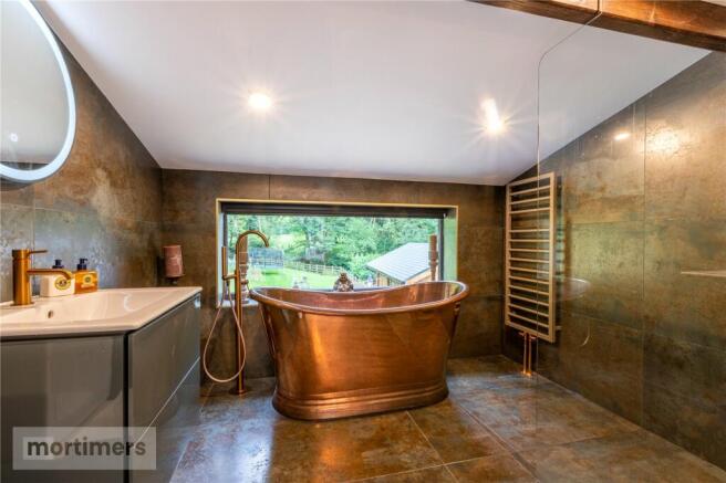 En-Suite Bathroom