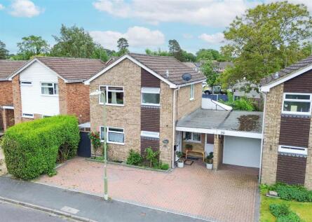 Durnsford Avenue, Fleet
