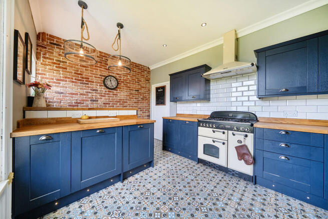 Kitchen/ Breakfast Room
