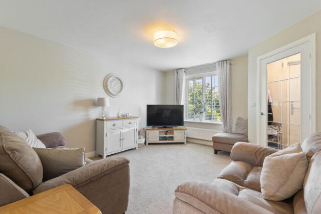 3 bed Semi-Detached for sale Image 6