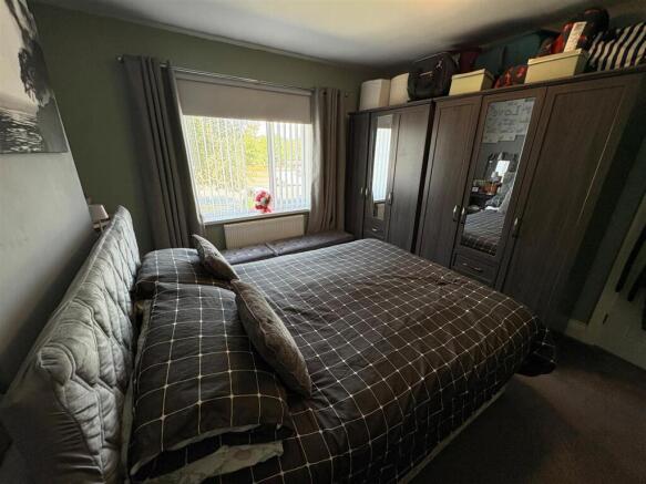 3 bed Semi-Detached for sale Image 8