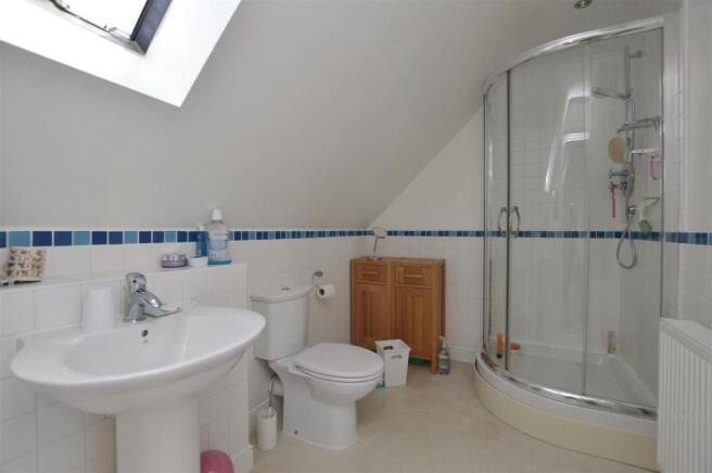 Separate Shower Room