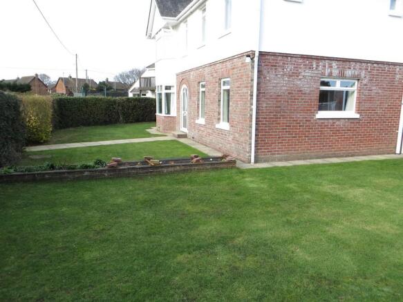 FRONT GARDEN