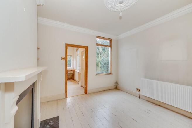 OFF SHOT KITCHEN, DINING ROOM AND LOUNGE