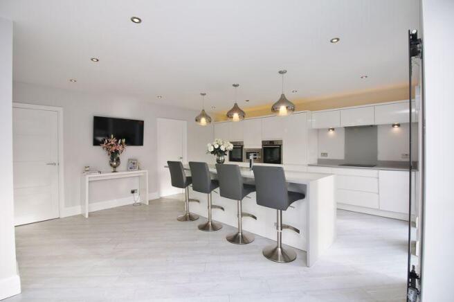 Kitchen / Brea...