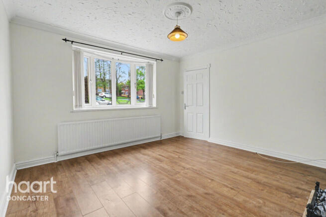 3 bed Semi-Detached for sale Image 6