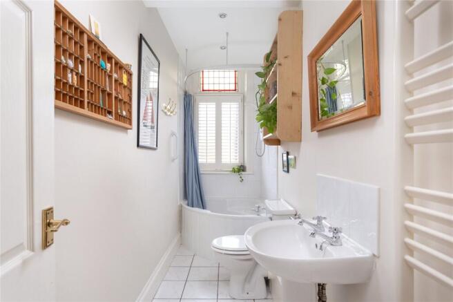 2 bed Apartment for sale Image 11