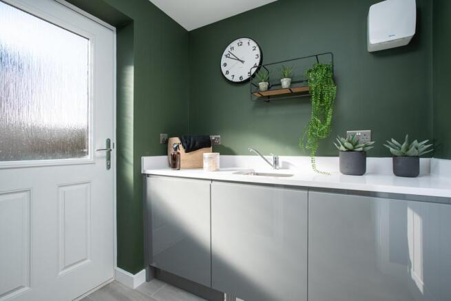 5 bed Detached for sale Image 4