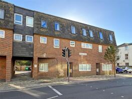 Flat 3a, Antonia Court, Terminus Road, Littlehampton BN17 5BS