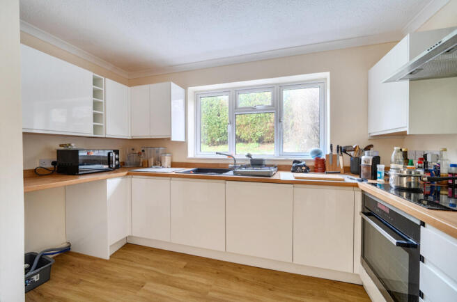 1394734-11-695cf9...