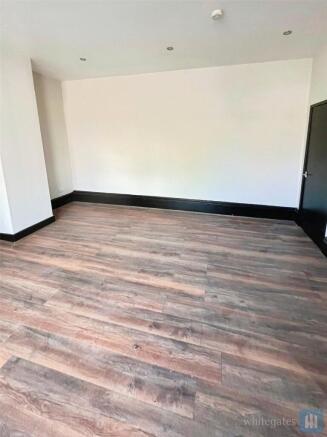 2 bed End of Terrace to rent Image 7