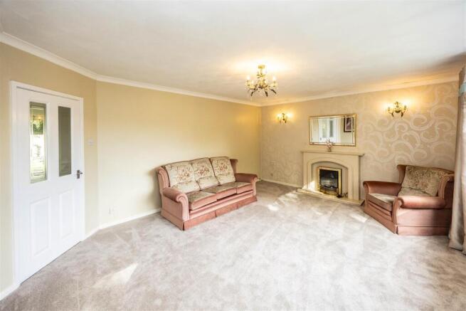 4 bed House for sale Image 8