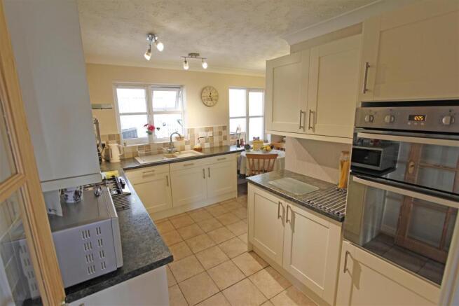 kitchen1.jpg