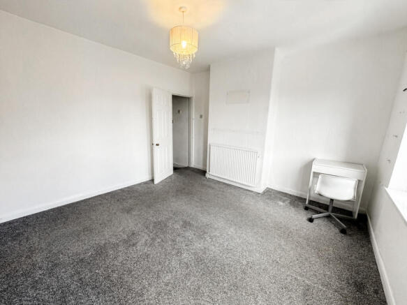 3 bed Terraced for sale Image 9
